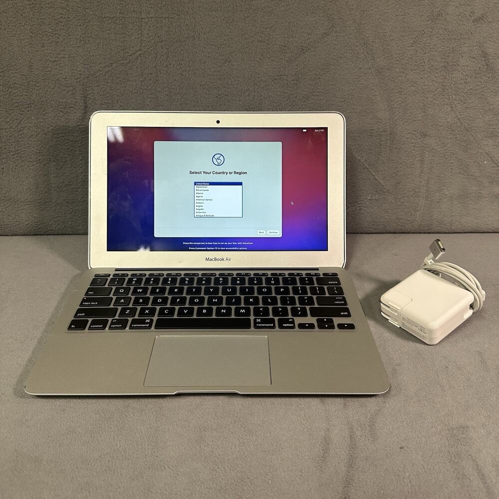 Apple MacBook Air 11.6" 128GB HDD, Intel Dual Core i5 1.6GHz, 4GB RAM Laptop